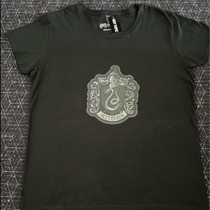 🌸New🌸Wizarding World Of Harry Potter Slytherin  Shirt Hot Topic